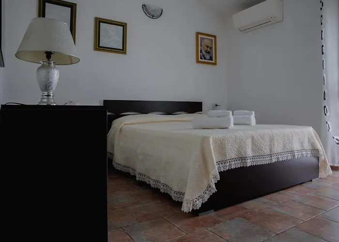 Le Residenze Di Baia Sant'anna بيت للعطل تانايونيلا